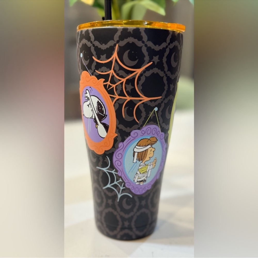 🎃 Peanuts Halloween Tumbler Cup with Straw – Zrike Brands 🎃 - Picture 2 of 6